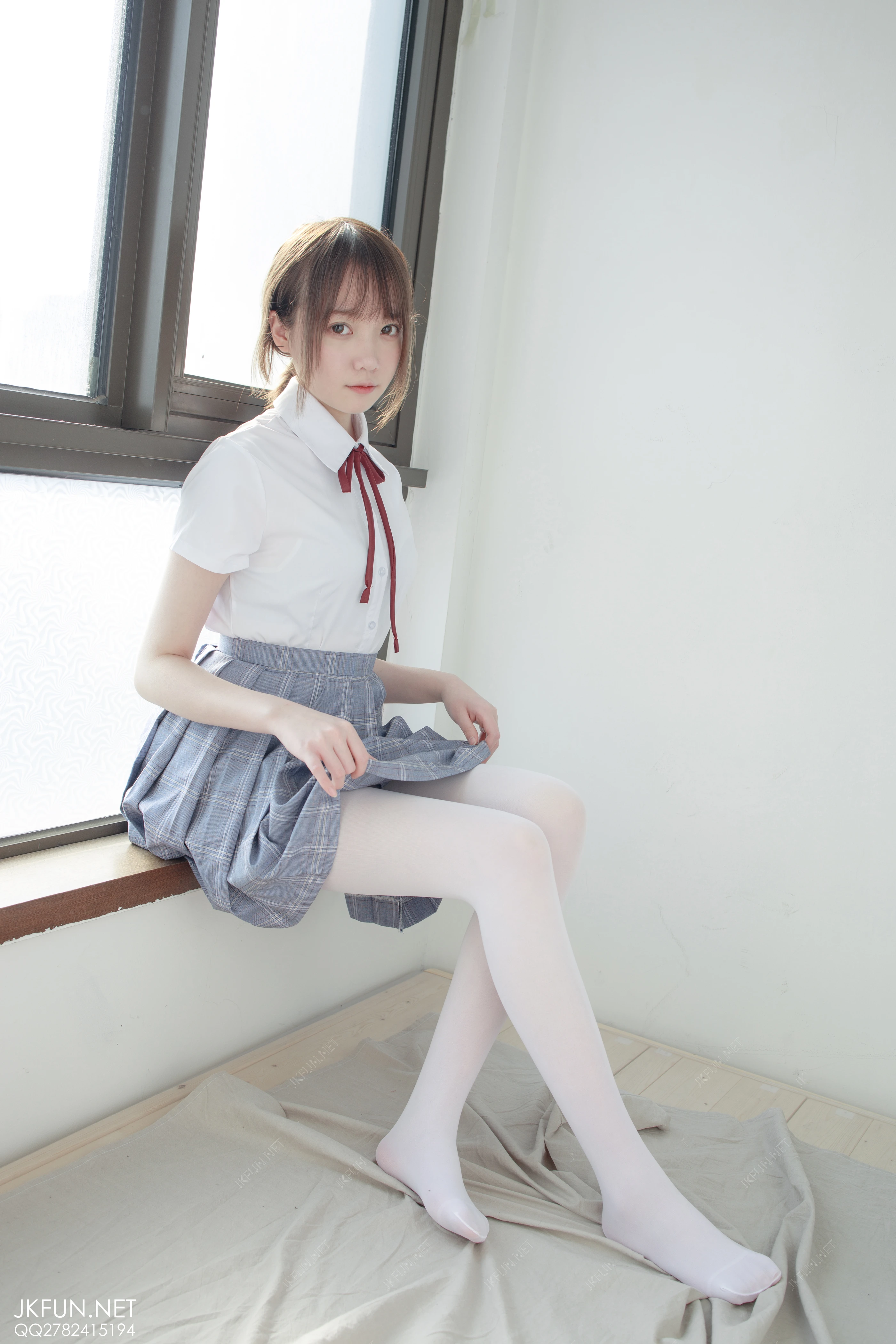 森萝财团 [JKFUN-002] Aika 可爱学妹丝足 [230P 1V]插图2